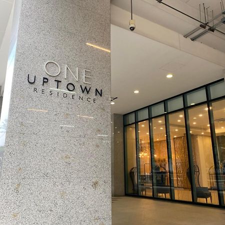 1 Bedroom Uptown Bgc Across Uptown Mall مانيلا المظهر الخارجي الصورة