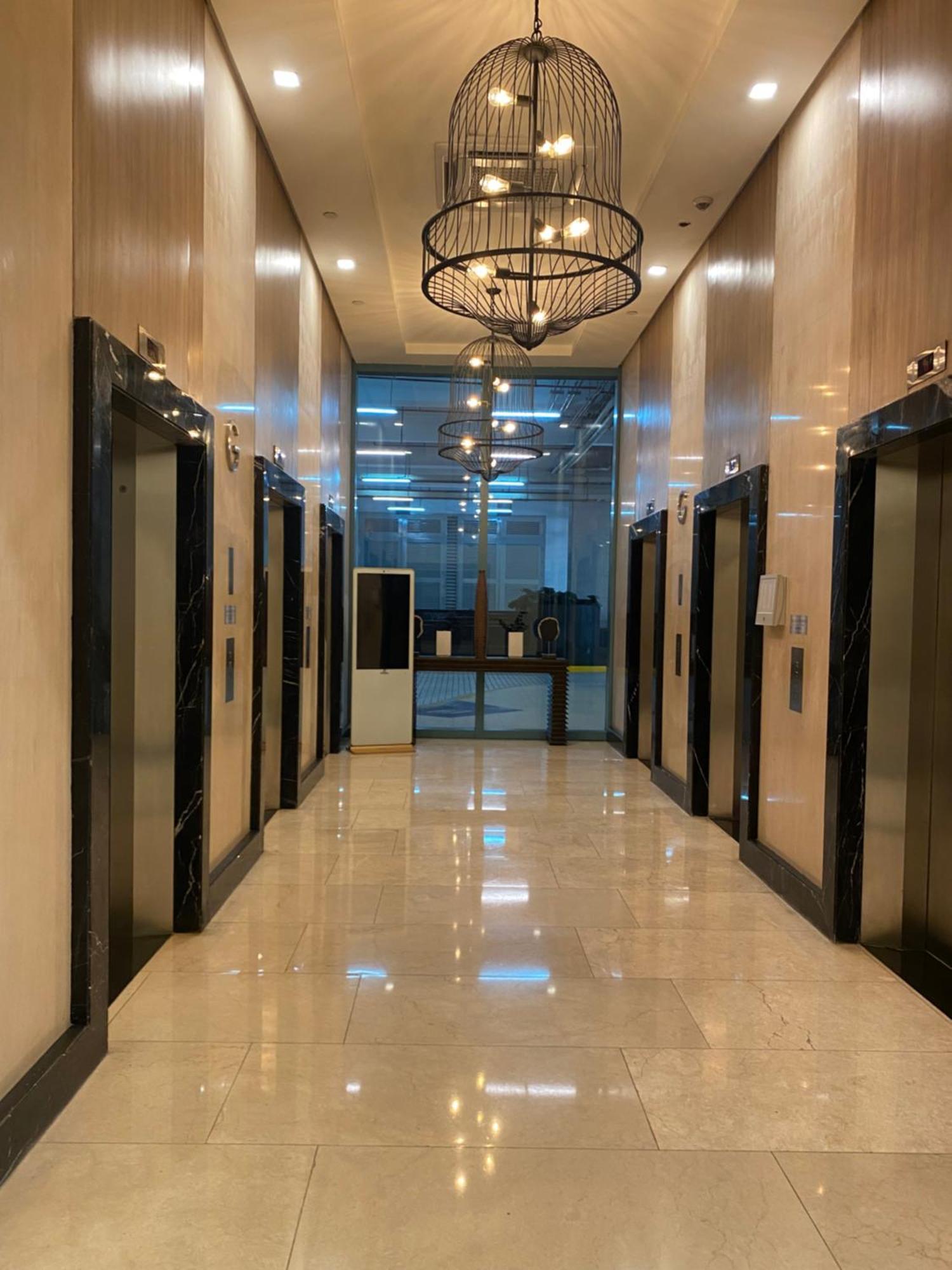 1 Bedroom Uptown Bgc Across Uptown Mall مانيلا المظهر الخارجي الصورة